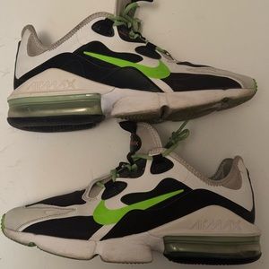 Mens Nike sneakers green and white size 8.5 used